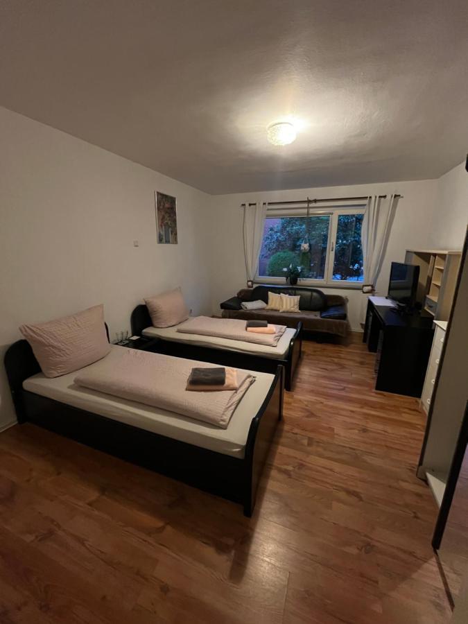 Zimmer In Koeln Exterior foto